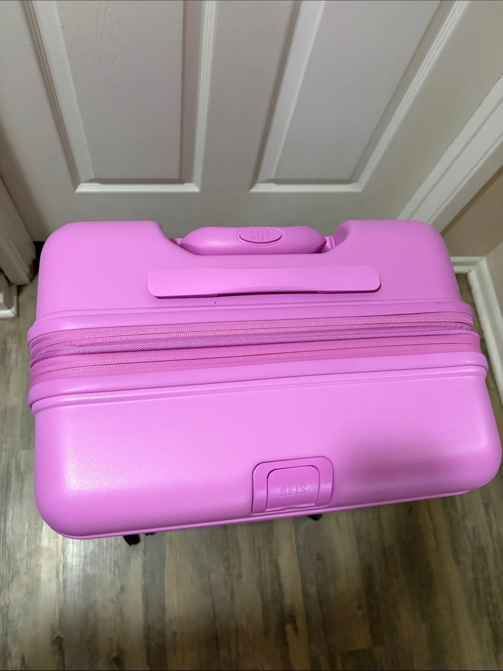 NWOT BEIS MÉDIUM BERRY PINK